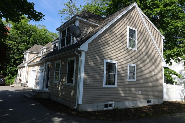 Building Photo - 38 Storer St