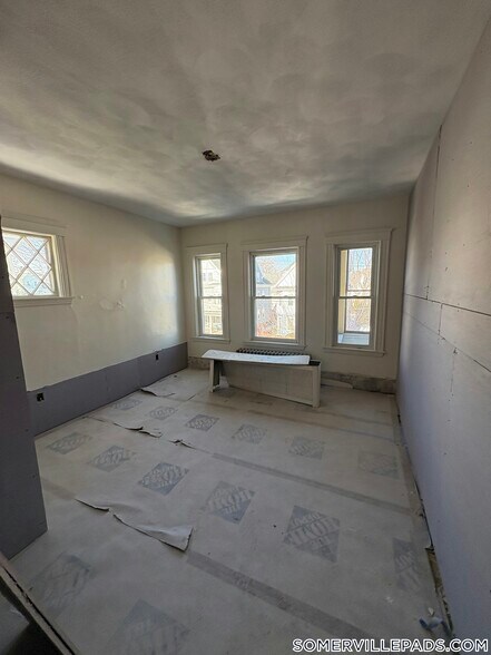 Building Photo - 25 Warner St