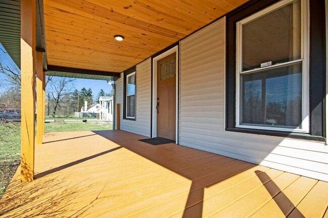 Building Photo - 54054 N Ironwood Rd
