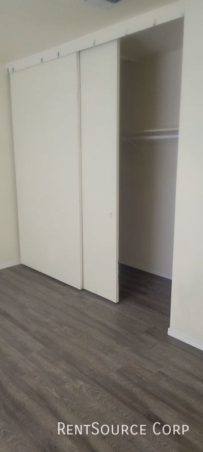 Building Photo - 3 Bedroom 2 Bath Single Family Home in Bar...