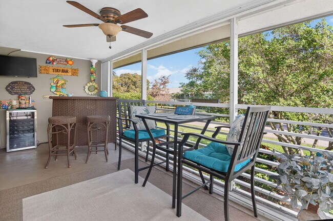 Building Photo - 6 Garden St