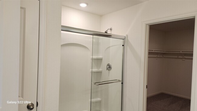 Building Photo - 27215 Blue Pool Dr