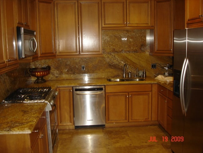 Primary Photo - 5255 Hermitage Ave