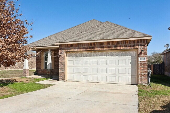 Building Photo - 14027 Laurel Br