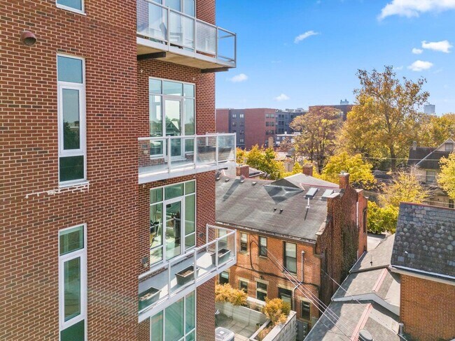 Building Photo - 1145 N High St