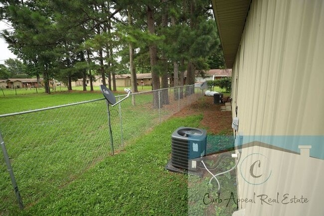 Building Photo - Recently built 2 bed/2 bath apt in Trumann...
