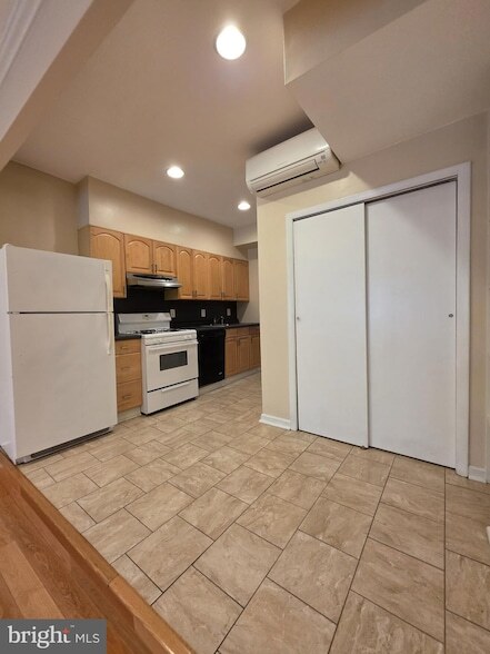 Building Photo - 1153 S 11th St