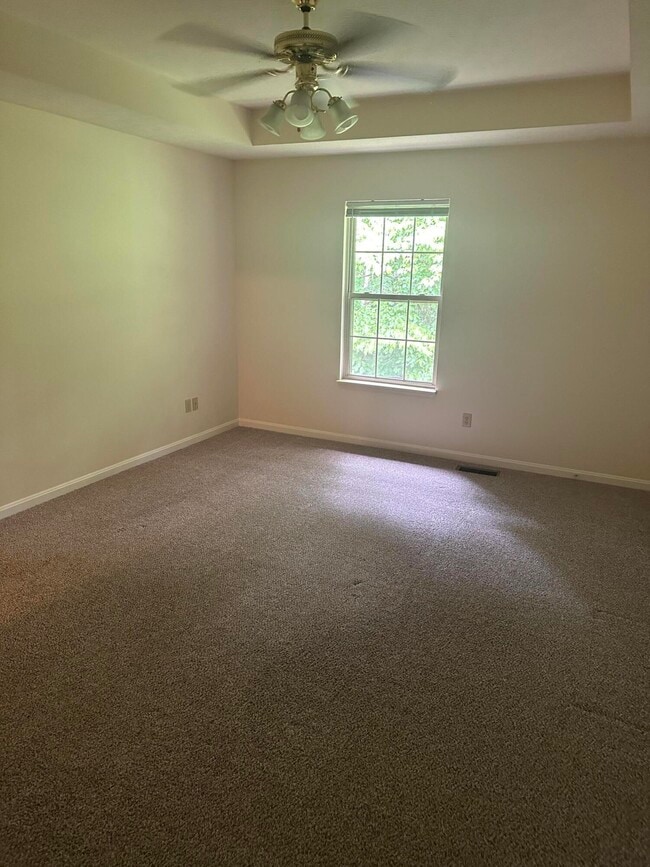 Building Photo - 1017 Smither Dr