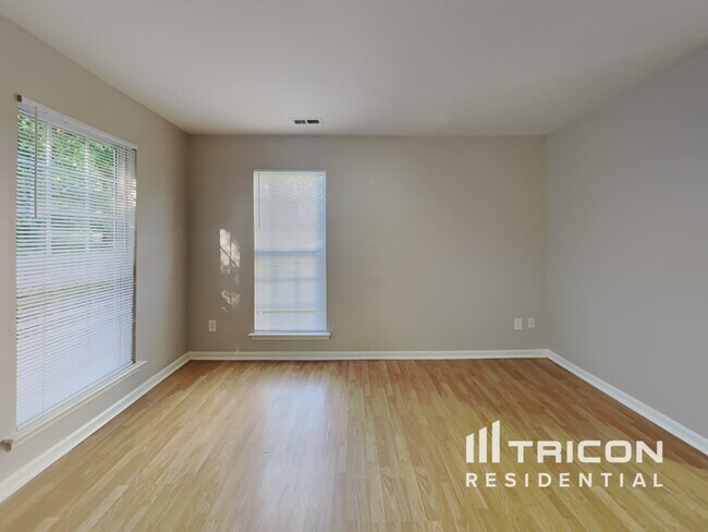 Building Photo - 104 N Tanninger Rd