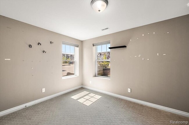 Building Photo - 2877 Hartwick Dr