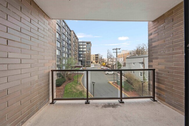 Building Photo - 9060 Palisade Ave
