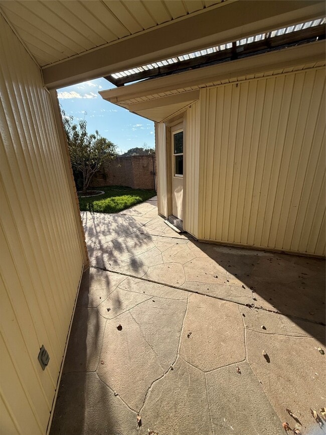 Building Photo - 4027 Summit Valley Dr