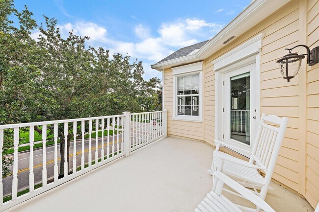 Building Photo - 138 Poinciana Dr
