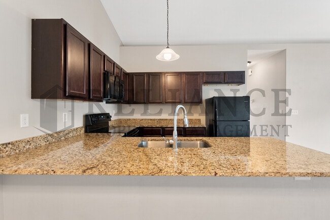 Building Photo - 4809 N Hillside Ct