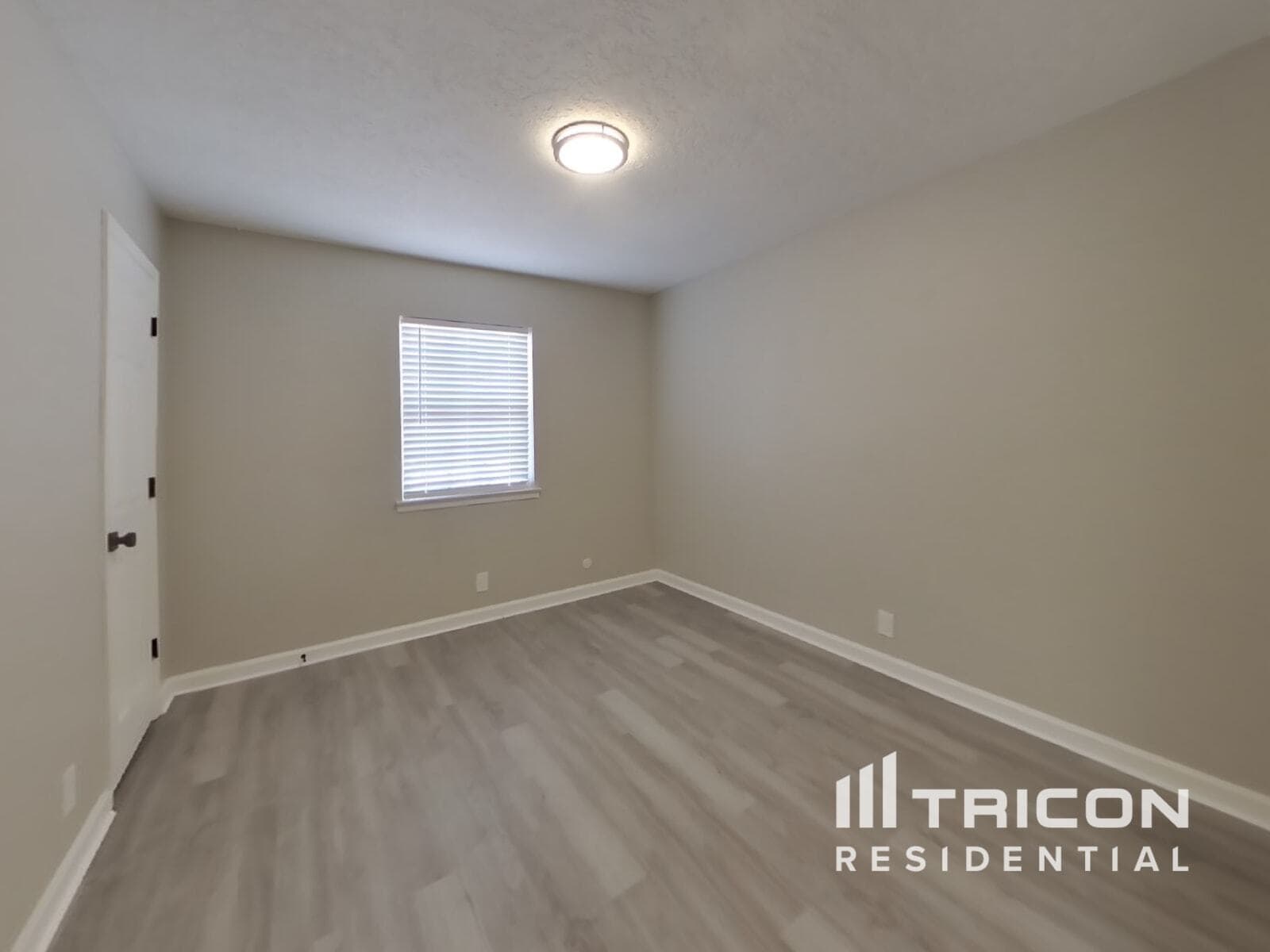 Building Photo - 12505 Conejo Rd NE