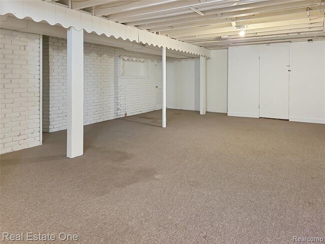 Building Photo - 8241 Clippert St