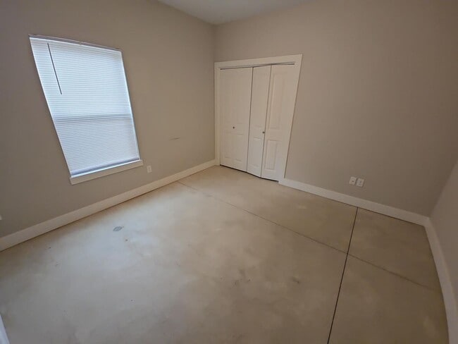 Building Photo - Charming Single-Family Home in Valley Cent...