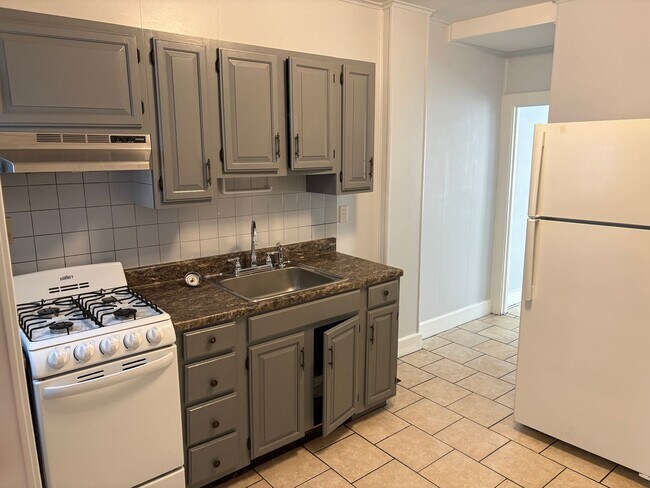 Building Photo - 2 Bed - West Chester Borough