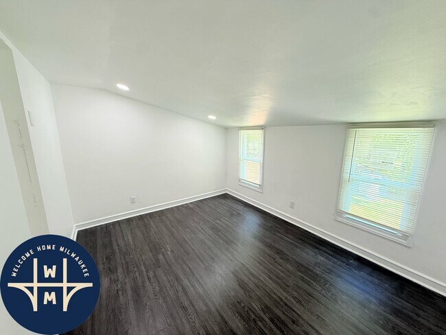 Building Photo - 5256 N 51st Blvd