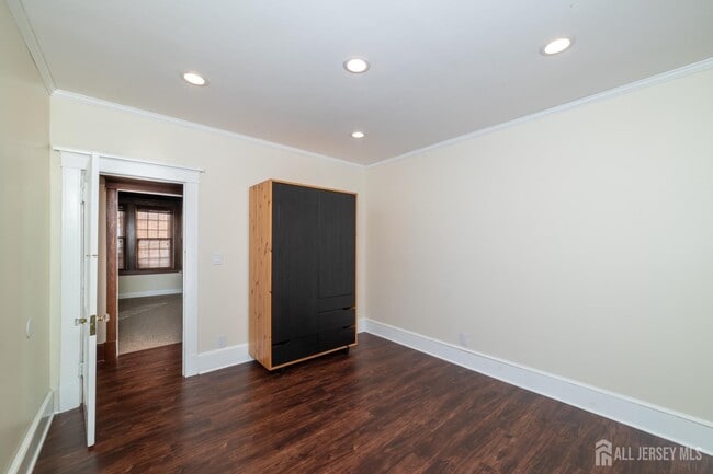 Building Photo - 684 Amboy Ave