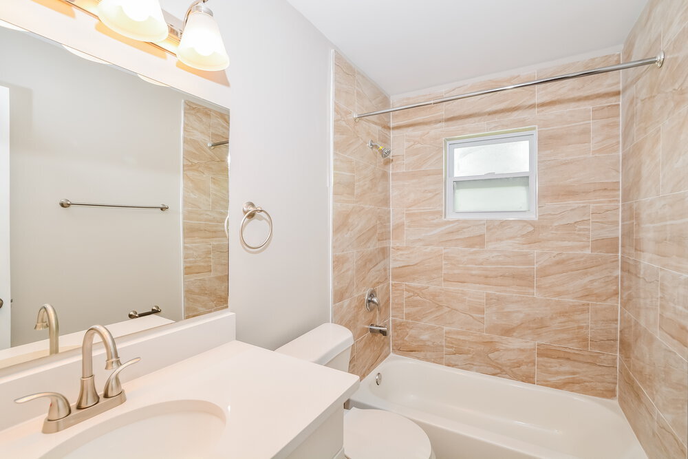 Building Photo - 426 Iowa Woods Cir E