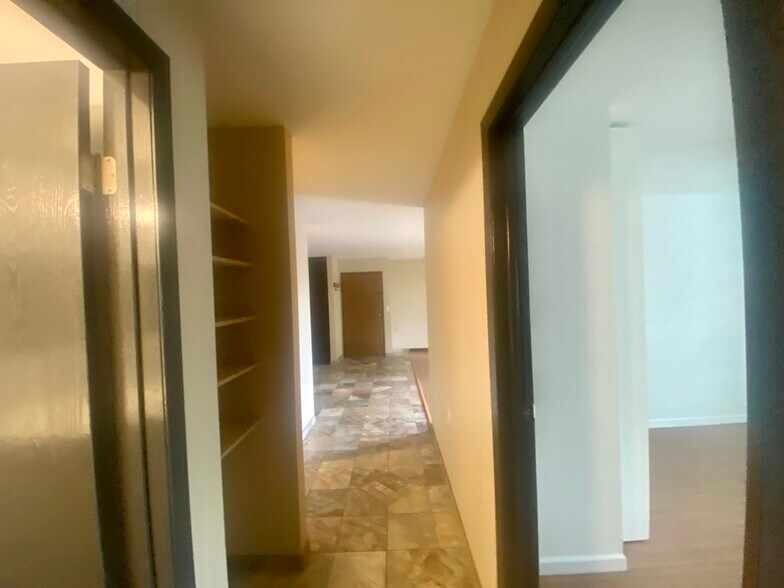 Building Photo - 5333 Brody Dr