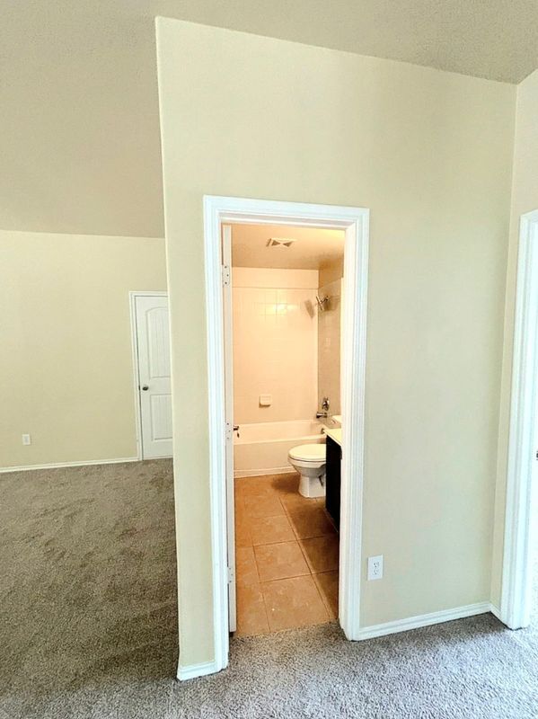 Building Photo - 9717 Sand Trap Dr