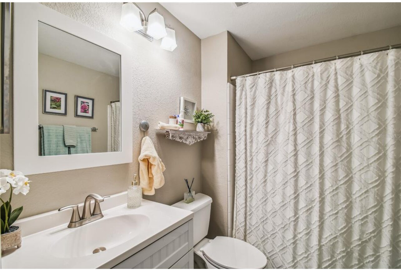 Building Photo - 628 Arbor Lake Ln