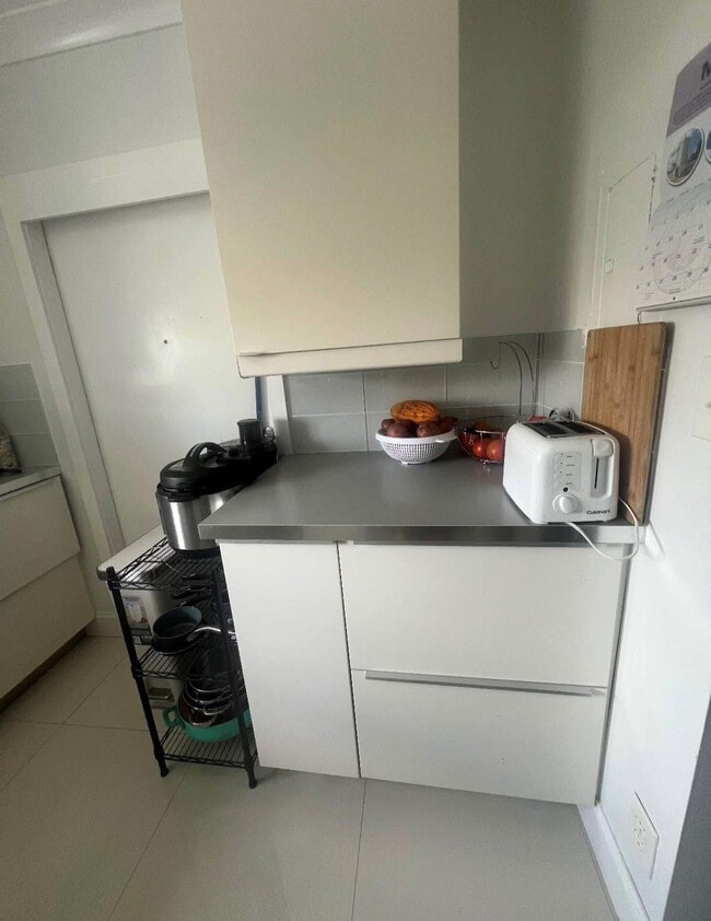 Building Photo - 300 Waterway Dr S