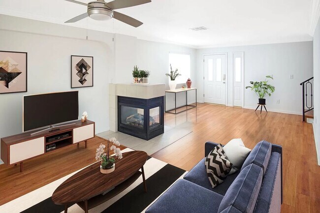 Building Photo - Fully Renovated 4 Bed/3.5Bath Home with Garage + Private Yard