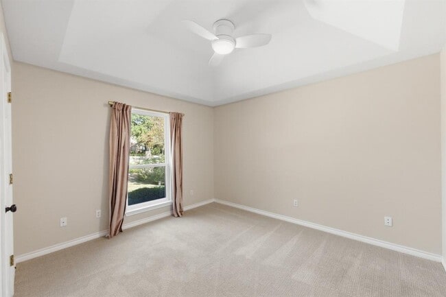 Building Photo - 205 Tellus St