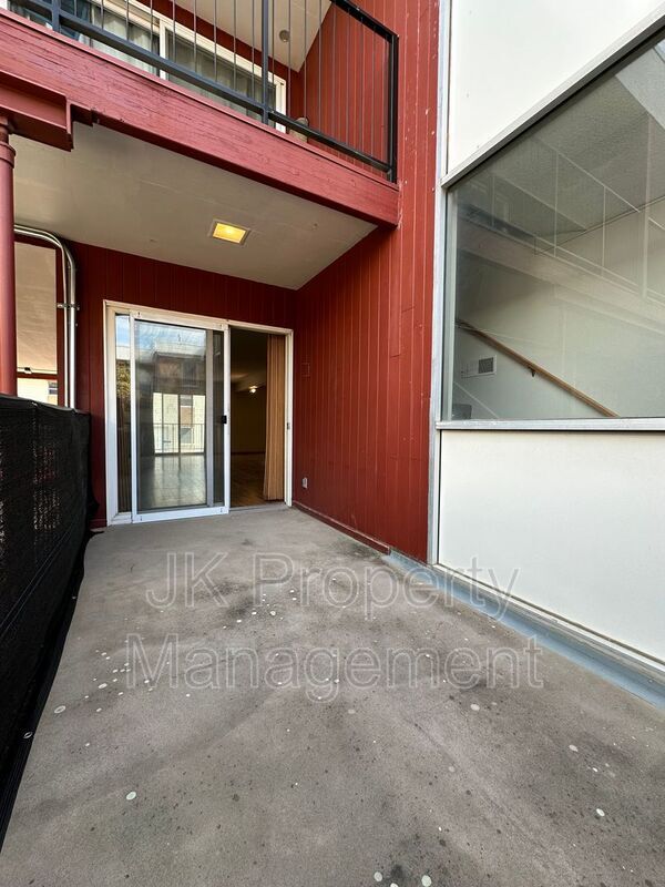 Building Photo - 2300 14th Ave S