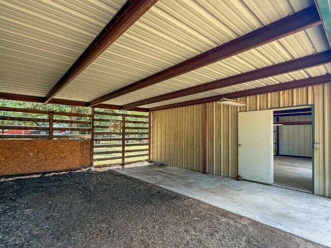Building Photo - Beautiful 6 bed, 2 bath home in Burleson!