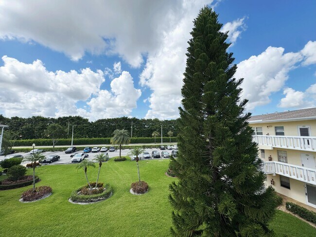 Building Photo - 119 Dorset C
