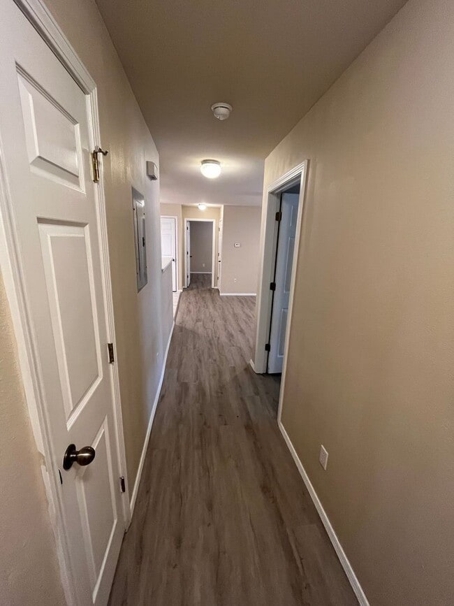 Building Photo - 2 bedroom 2 bath apartment at Clifton Heights Apartments basic internet and trash service included