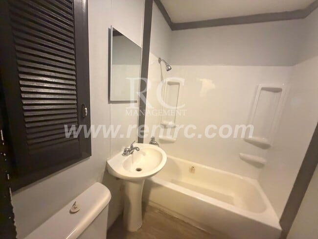 Building Photo - 228 Delaware-