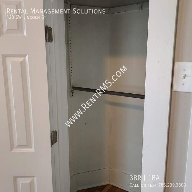 Building Photo - 420 SW Lincoln St