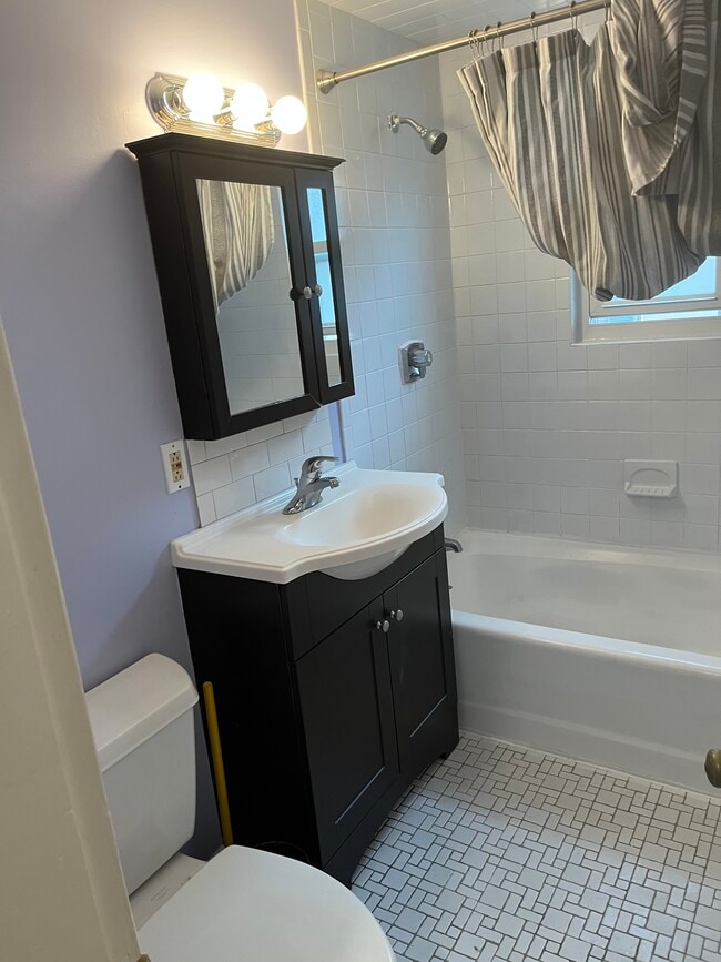 Full bathroom #2 - 199 Trapelo Rd