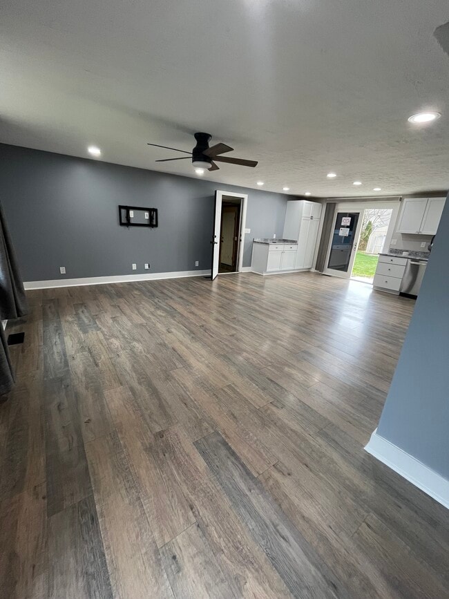 Building Photo - 4235 Straight Arrow Rd