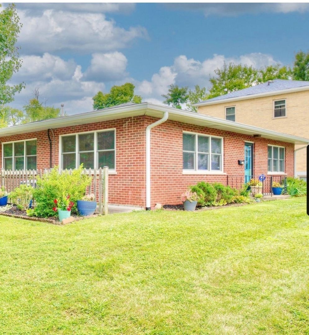 Building Photo - 2401 Carlisle Ave