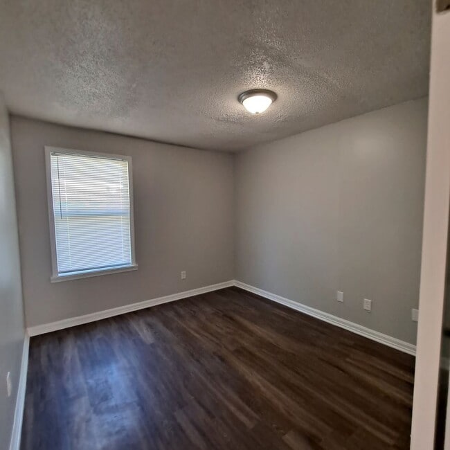 Building Photo - 4839 Applestone St