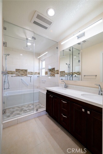 Building Photo - 19922 E Country Hollow Dr