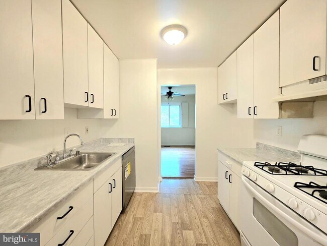 Building Photo - 5393 White Mane
