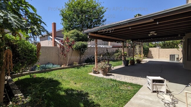 Building Photo - 1745 N Pheasant St