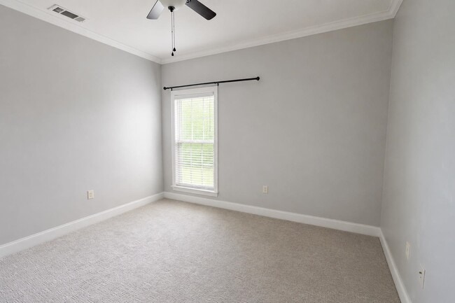 Building Photo - 36 Littleton Way