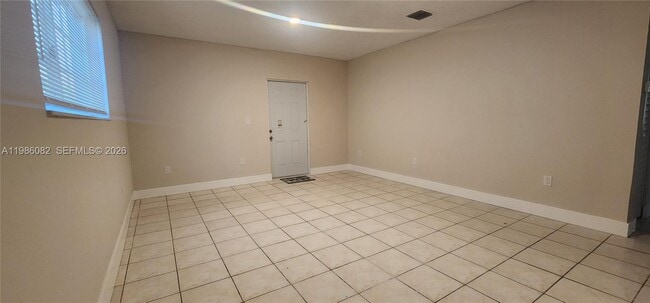 Building Photo - 800 SW 10th Ave