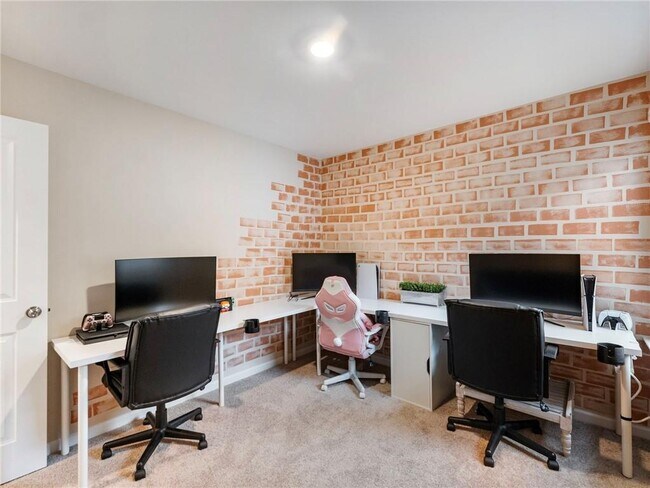 Building Photo - 680 Groover St