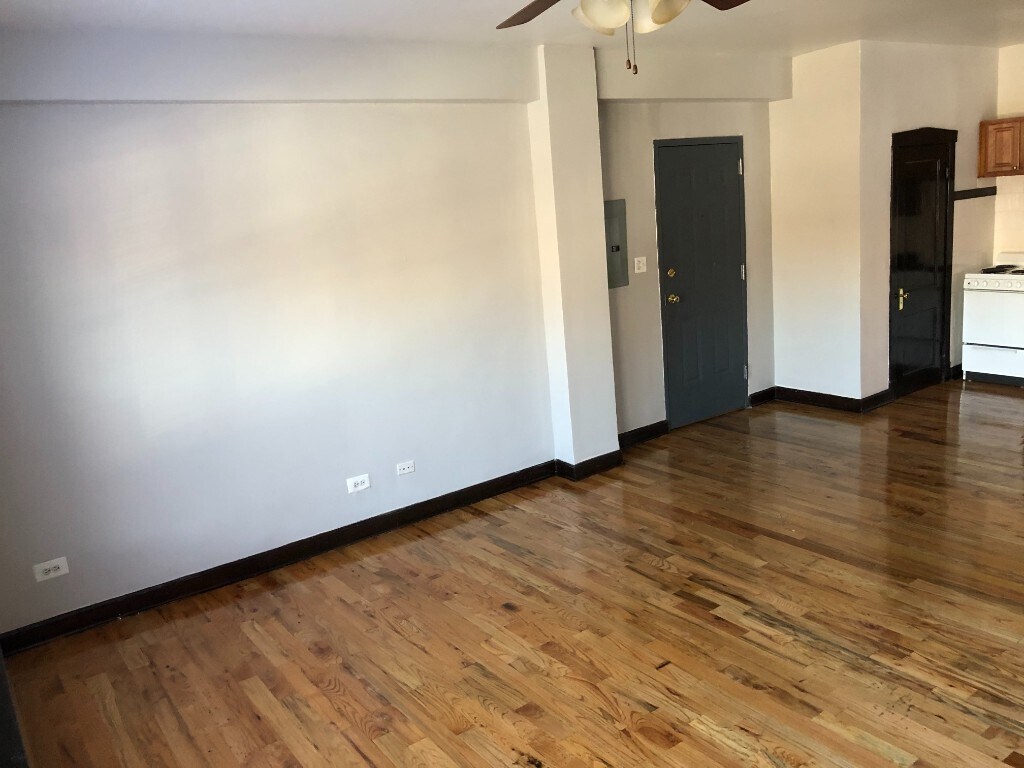 Building Photo - 4019 W Irving Park Rd