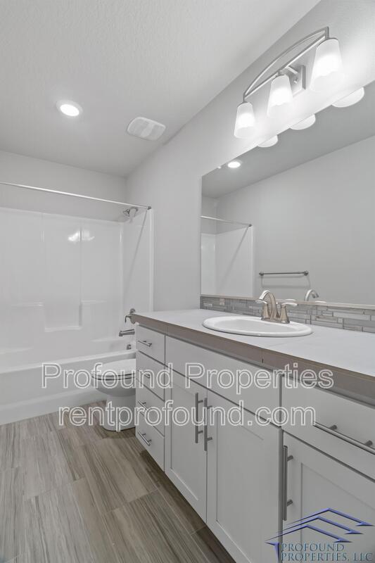 Building Photo - 17323 SW Kite Ln