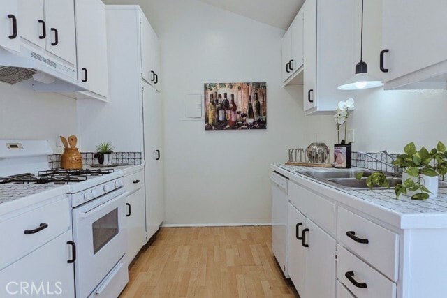 Building Photo - 1230 Cabrillo Park Dr